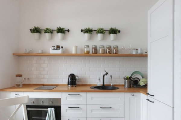Как визуально увеличить маленькую кухню?